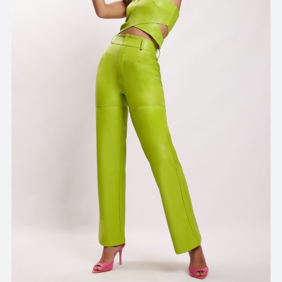 Meshki 2-Pc Sz Small Green Crop Top worn Em­ma Her­nan as in Sell­ing Sun­set - Picture 4 of 16